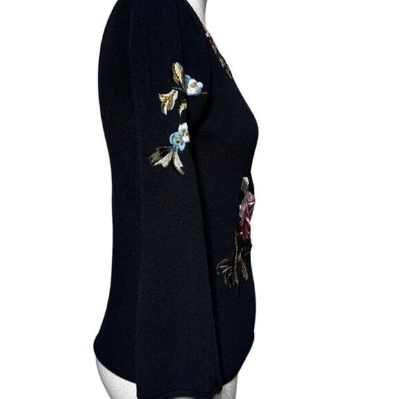 Joseph A Sexy Floral Embroidered Sweater Size Small - Picture 2 of 4